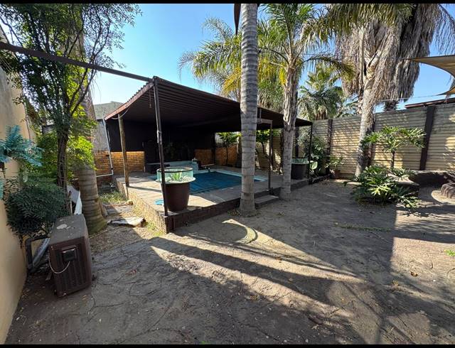 7 BEDROOM HOUSE FOR SALE IN RIVER VIEW